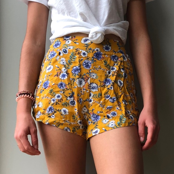 Floral pattern shorts - Picture 1 of 2